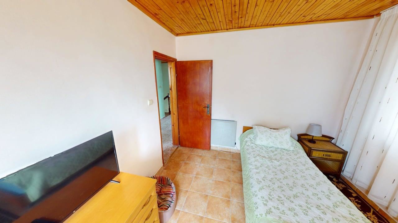 Двухэтажный дом в селе Порой – спокойствие, пространство и уют рядом с морем