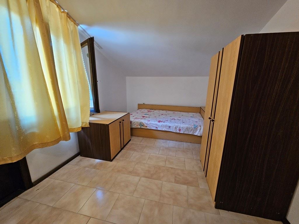 Просторный индивидуальный дом с панорамным видом в Кошарице