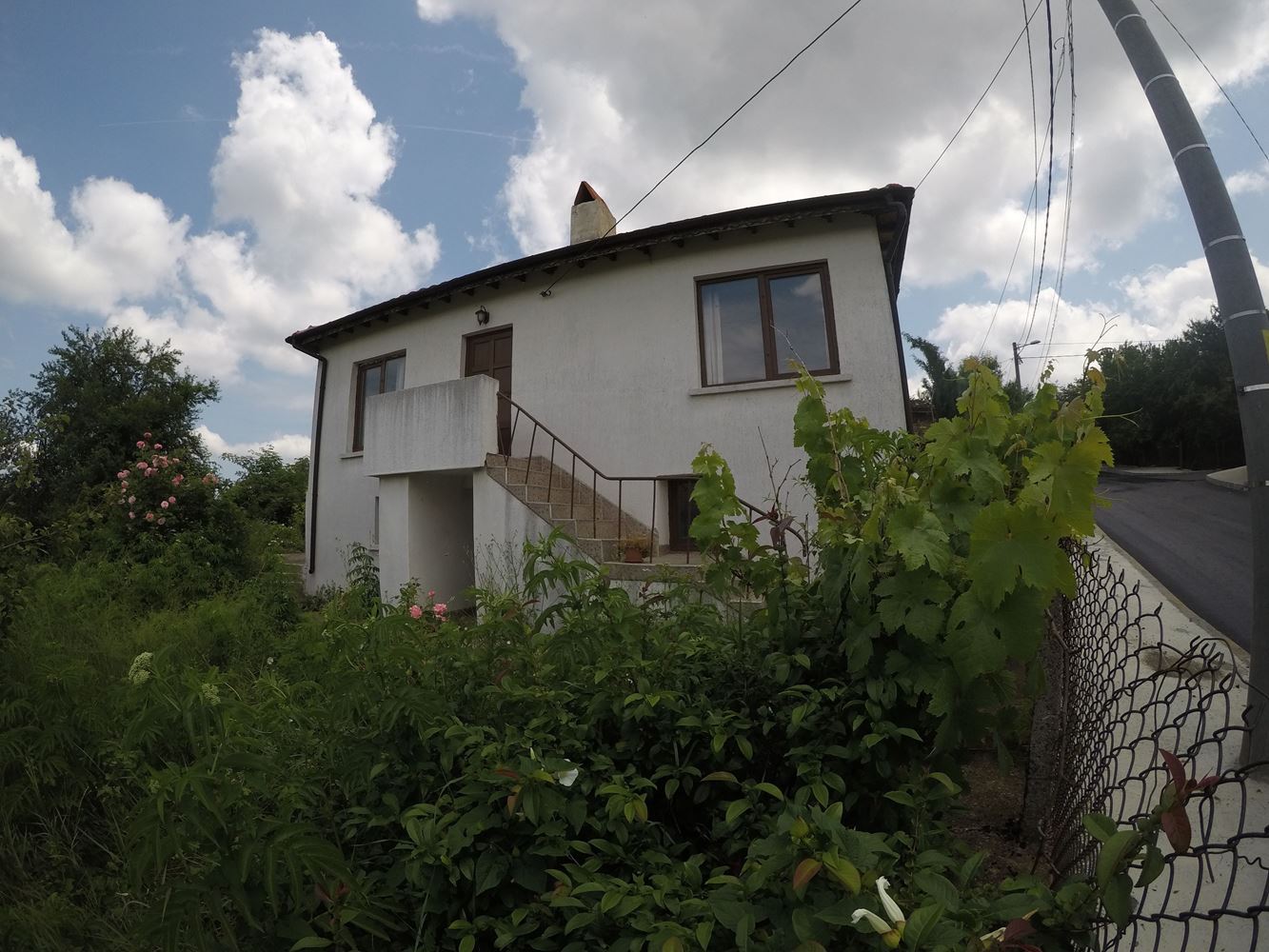 Добротный двухэтажный дом с ремонтом