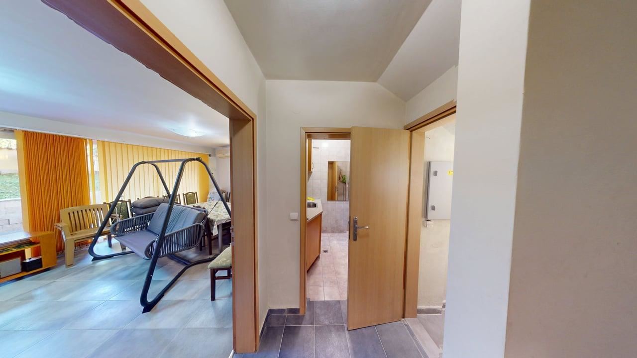 Панорамный четырёхэтажный дом с 8 спальнями и видом на море в к.к. Солнечный Берег – без таксы за обслуживание