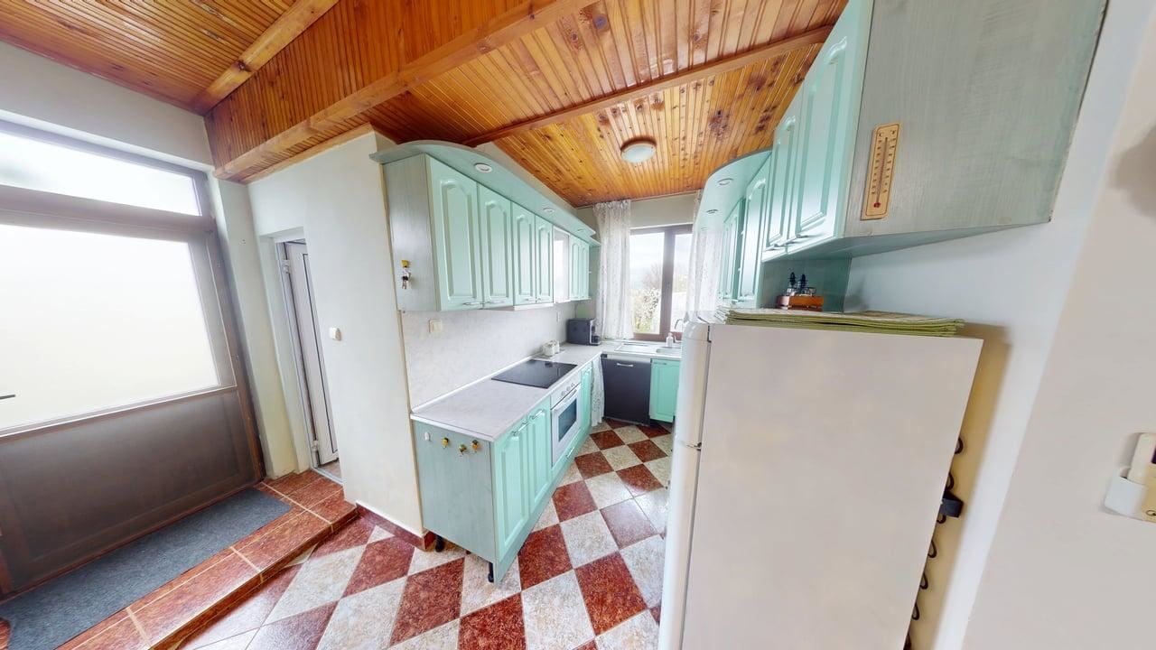 Двухэтажный дом в селе Порой – спокойствие, пространство и уют рядом с морем