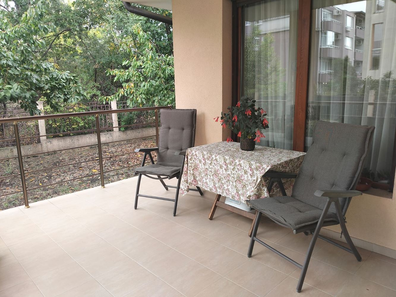 Просторный трехэтажный индивидуальный дом в центре Равды – комфорт, престиж и полная самостоятельность