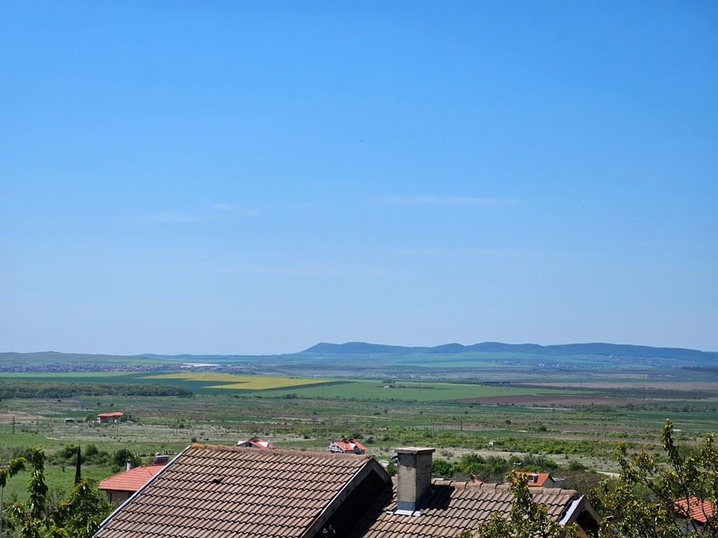 Просторный индивидуальный дом с панорамным видом в Кошарице