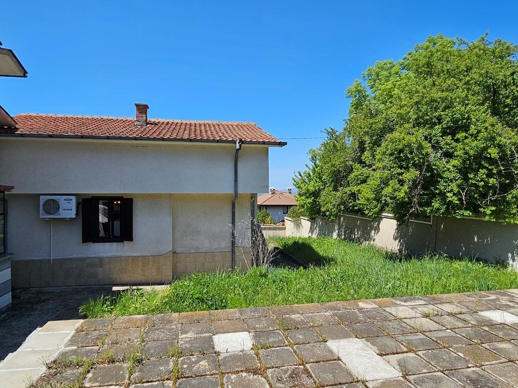 Просторный индивидуальный дом с панорамным видом в Кошарице