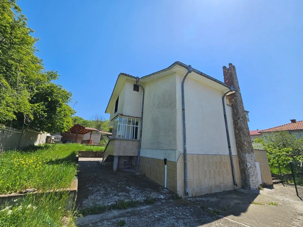 Просторный индивидуальный дом с панорамным видом в Кошарице