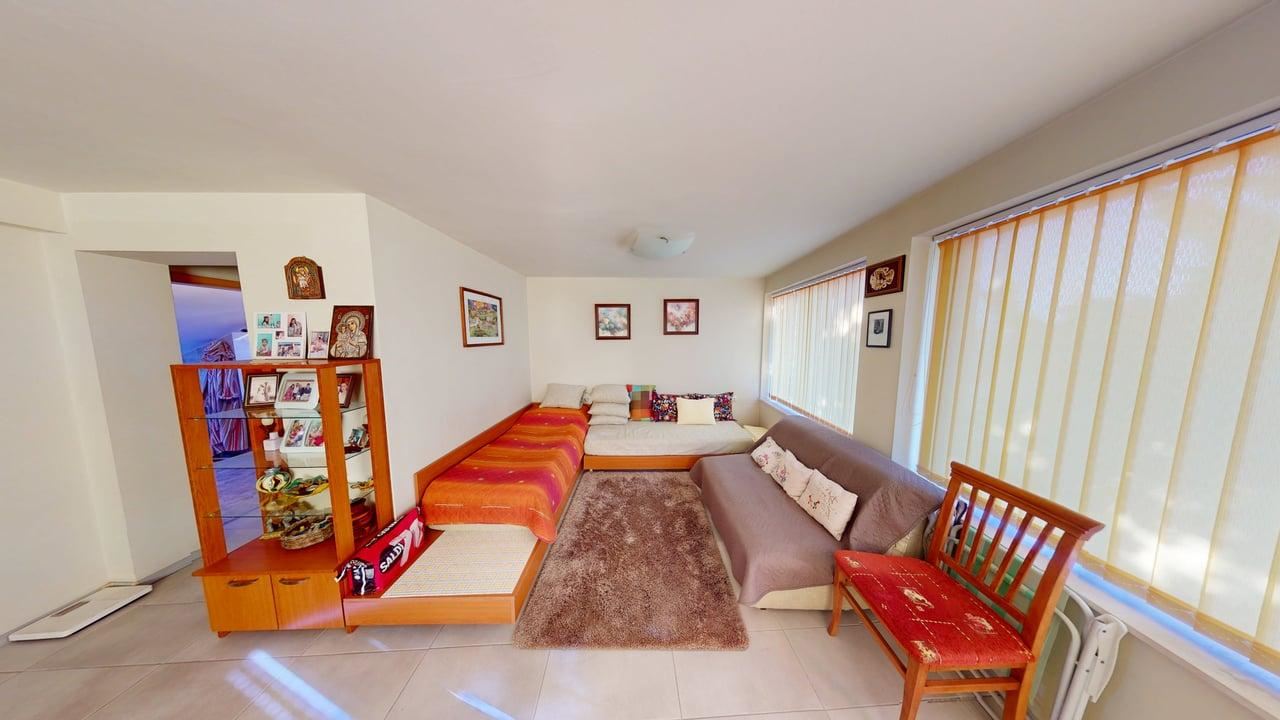 Панорамный четырёхэтажный дом с 8 спальнями и видом на море в к.к. Солнечный Берег – без таксы за обслуживание