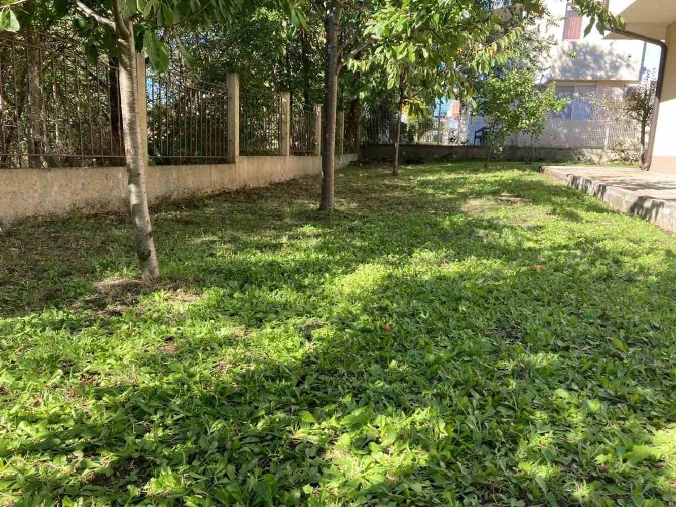 Просторный трехэтажный индивидуальный дом в центре Равды – комфорт, престиж и полная самостоятельность