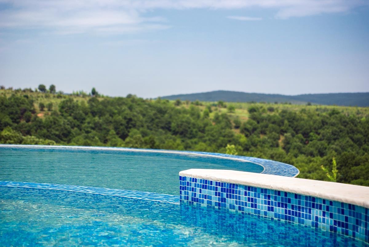 Просторный одноэтажный дом с панорамным видом в эко-комплексе на Балканских горах