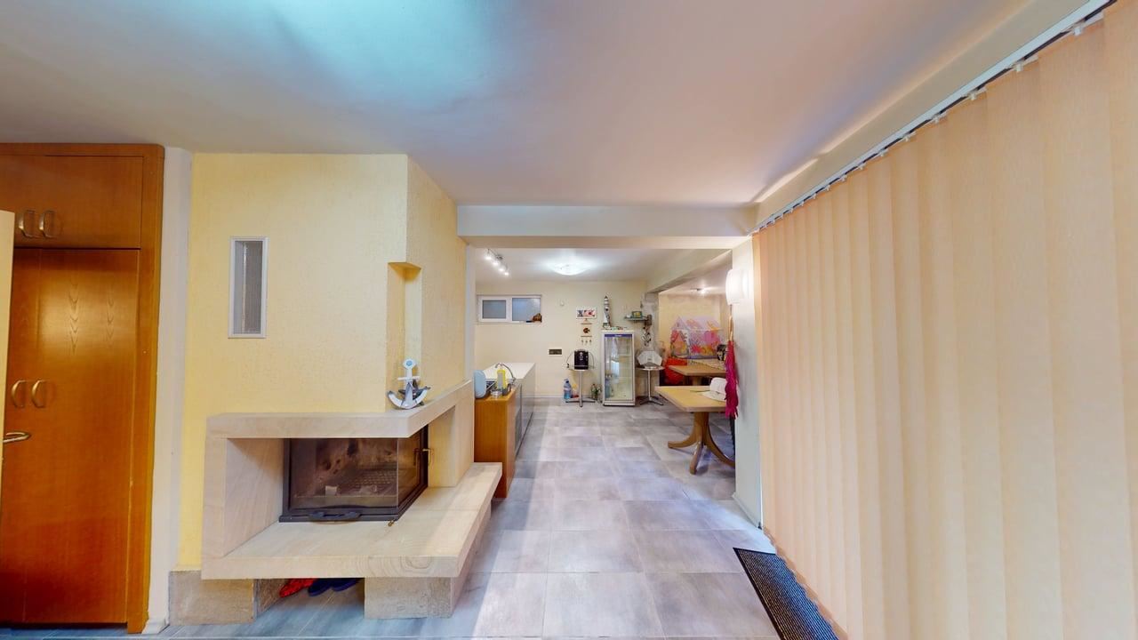 Панорамный четырёхэтажный дом с 8 спальнями и видом на море в к.к. Солнечный Берег – без таксы за обслуживание