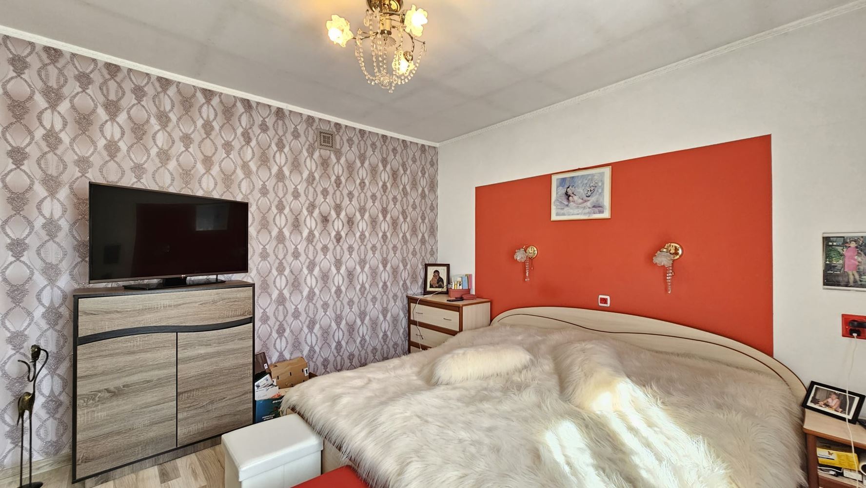  Прекрасный одноэтажный дом с бассейном и просторным двором в селе Дюлево