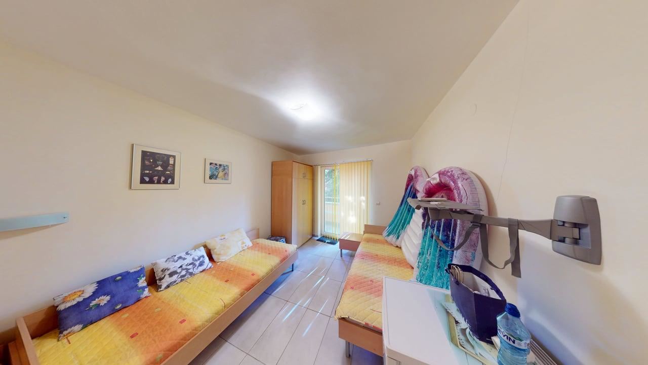 Панорамный четырёхэтажный дом с 8 спальнями и видом на море в к.к. Солнечный Берег – без таксы за обслуживание