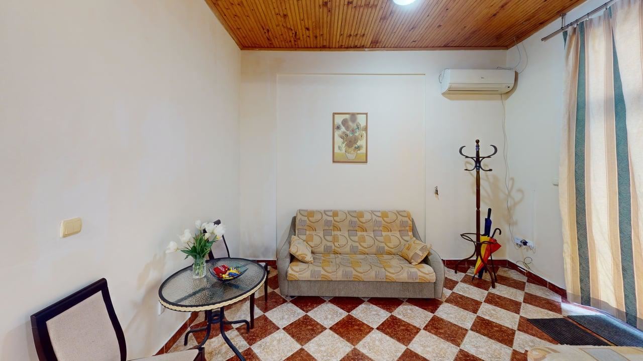 Двухэтажный дом в селе Порой – спокойствие, пространство и уют рядом с морем