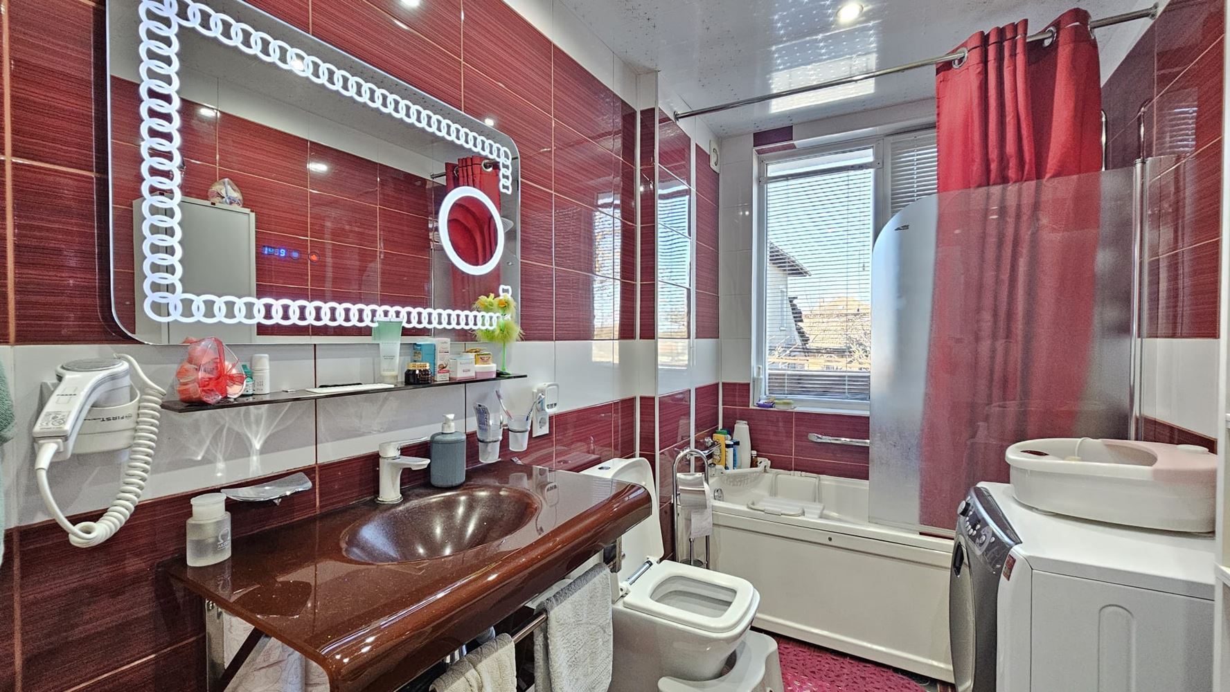  Прекрасный одноэтажный дом с бассейном и просторным двором в селе Дюлево