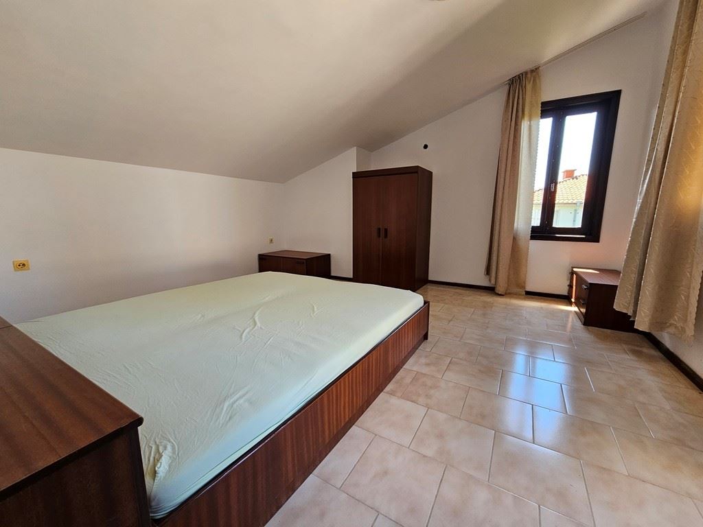 Просторный индивидуальный дом с панорамным видом в Кошарице