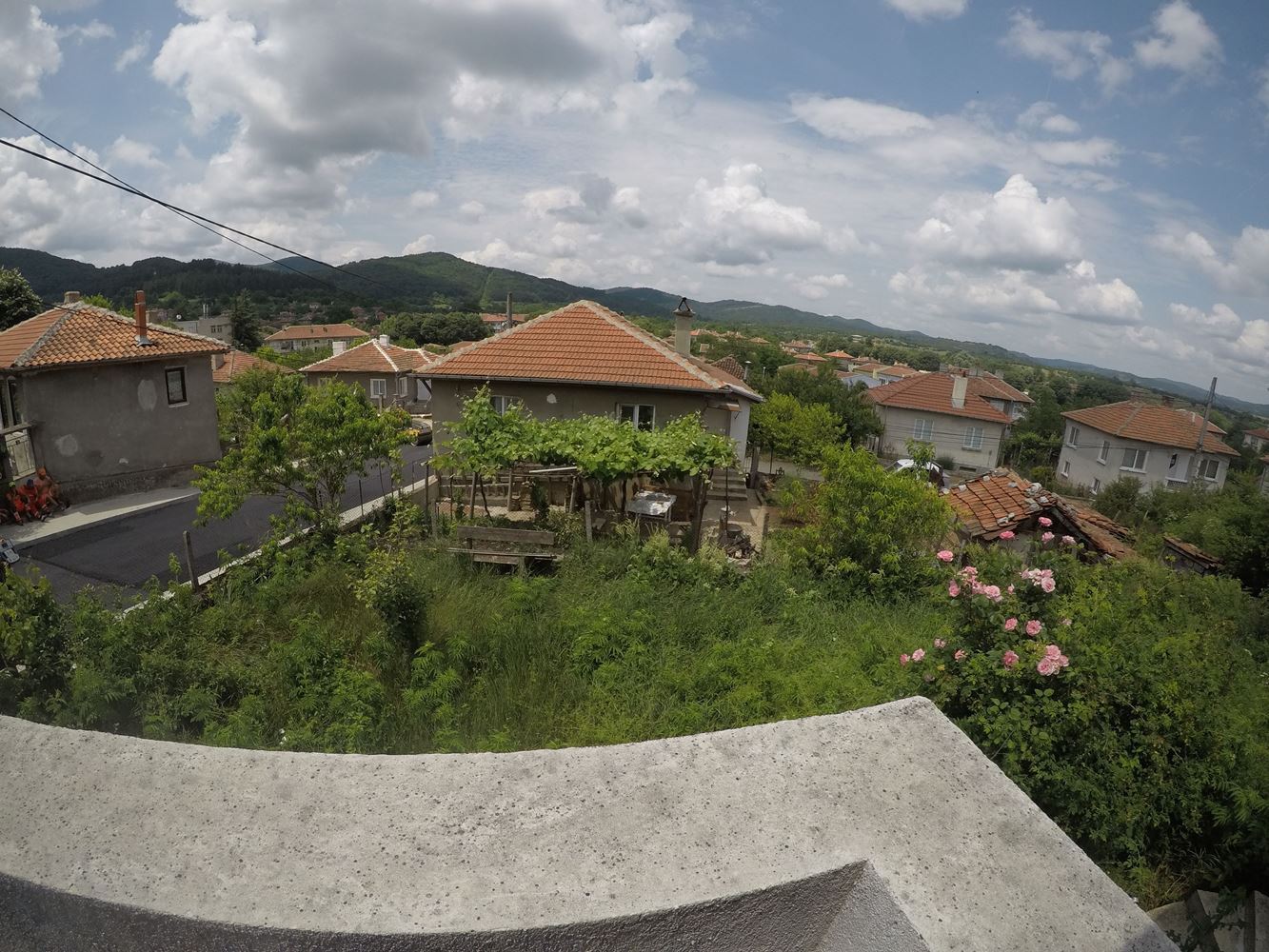 Добротный двухэтажный дом с ремонтом