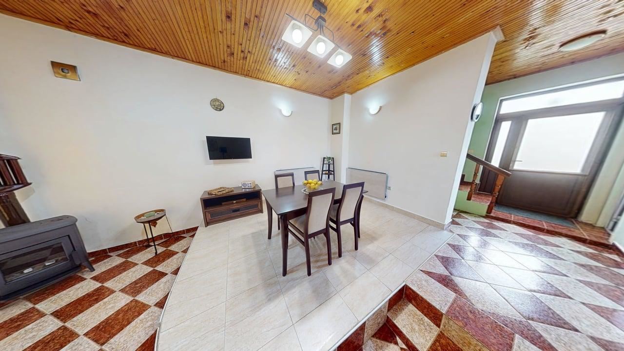 Двухэтажный дом в селе Порой – спокойствие, пространство и уют рядом с морем