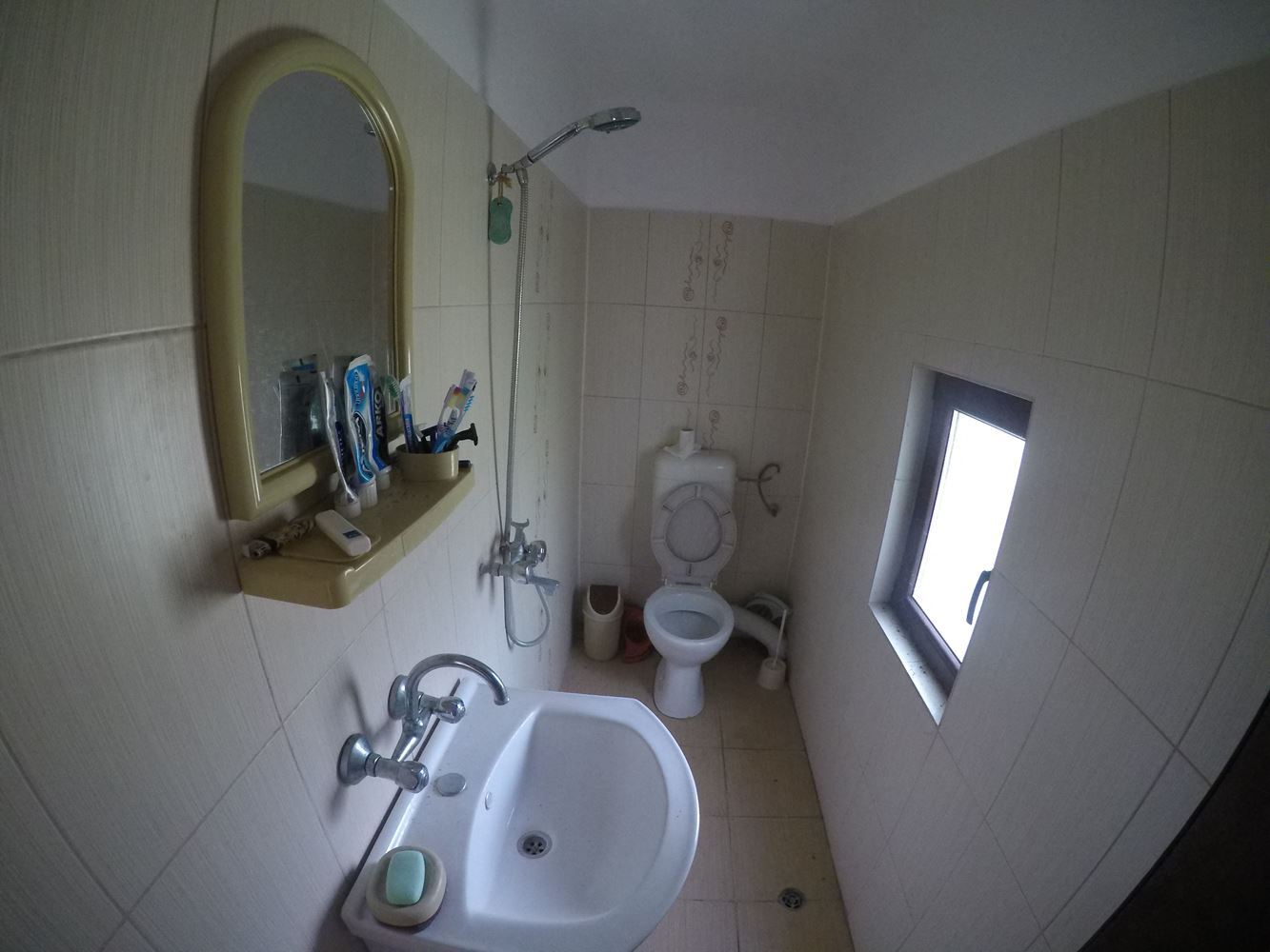 Добротный двухэтажный дом с ремонтом