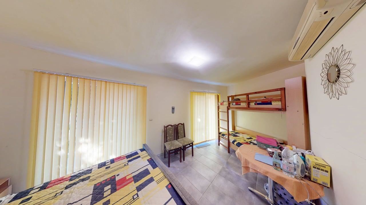 Панорамный четырёхэтажный дом с 8 спальнями и видом на море в к.к. Солнечный Берег – без таксы за обслуживание