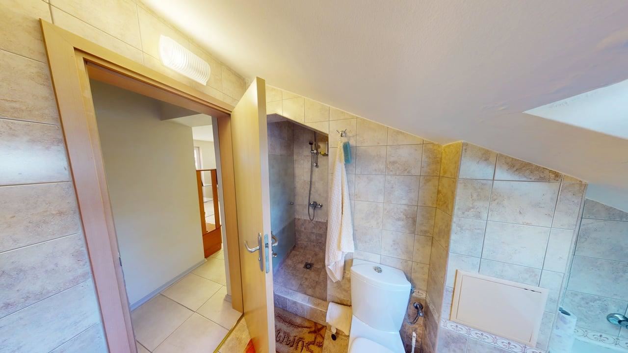 Панорамный четырёхэтажный дом с 8 спальнями и видом на море в к.к. Солнечный Берег – без таксы за обслуживание