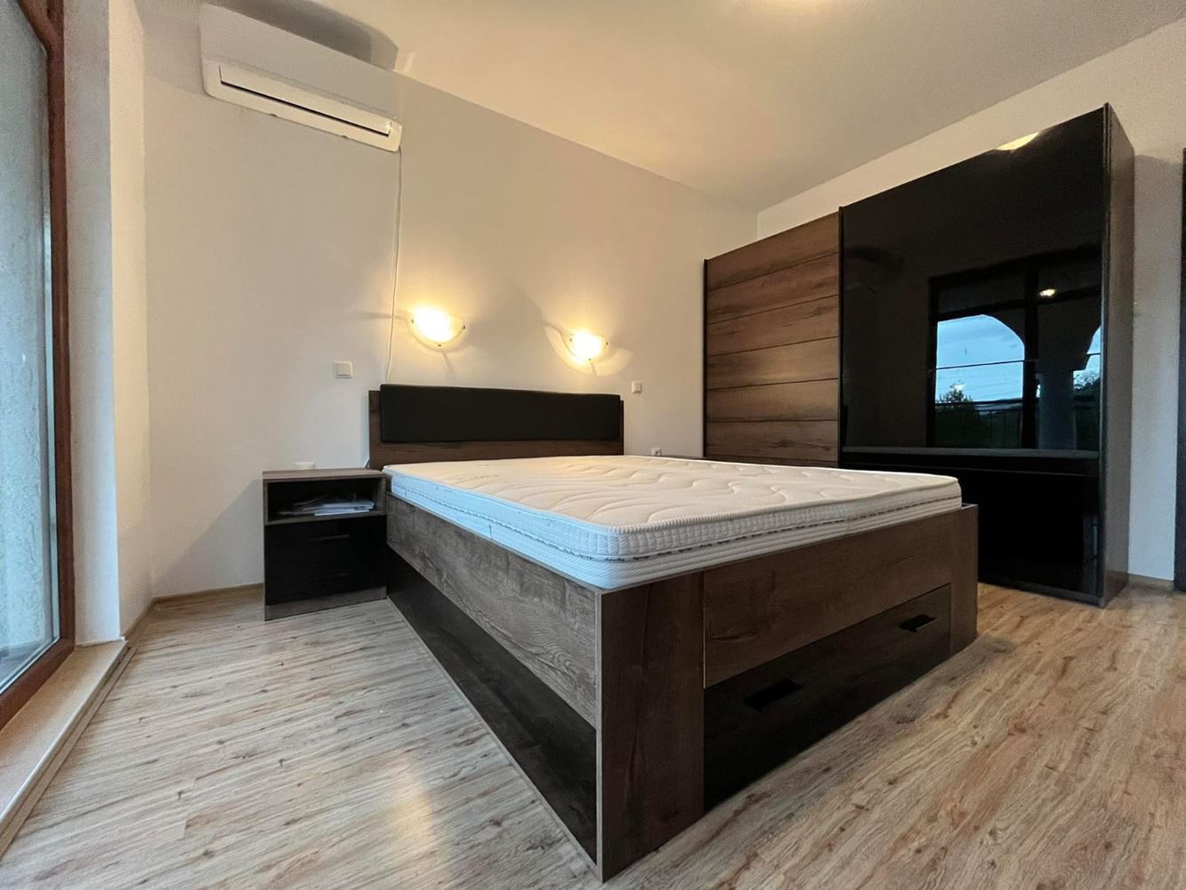 Двухэтажный отдельный дом в селе Горица – полностью обновлённый дом с двором и прекрасной верандой