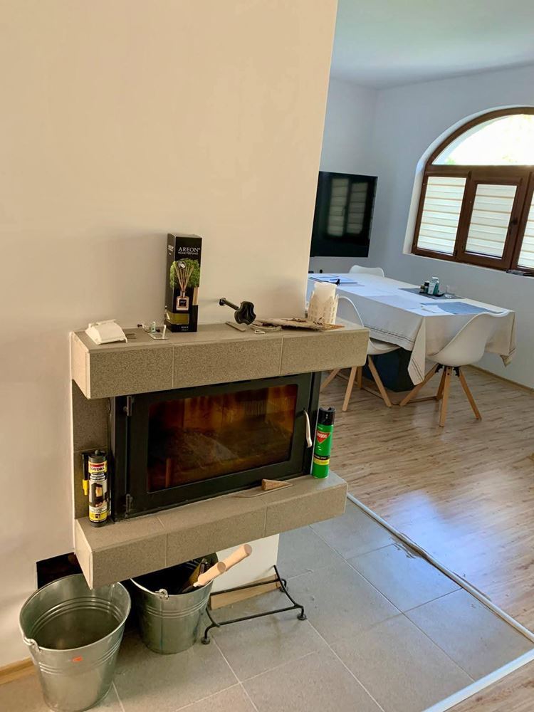 Двухэтажный отдельный дом в селе Горица – полностью обновлённый дом с двором и прекрасной верандой