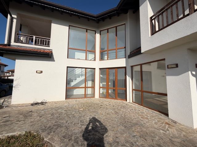  Роскошный двухэтажный дом с видом на море в Ахелое