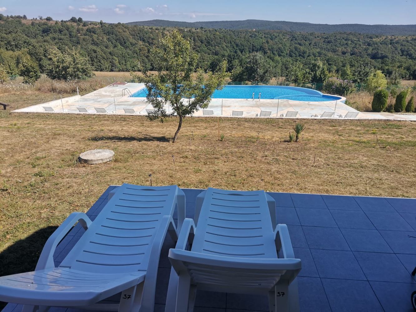 Просторный одноэтажный дом с панорамным видом в эко-комплексе на Балканских горах