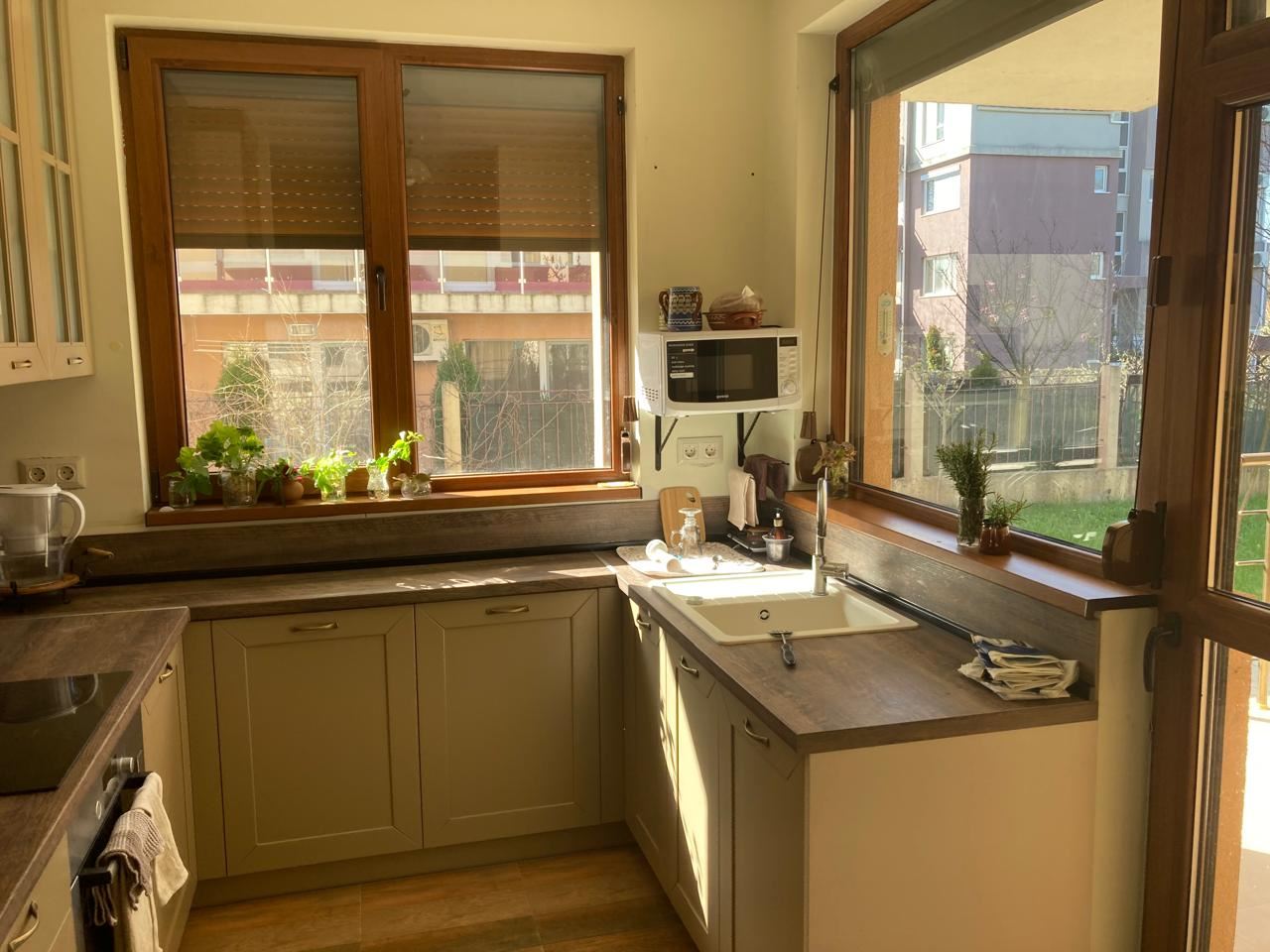 Просторный трехэтажный индивидуальный дом в центре Равды – комфорт, престиж и полная самостоятельность