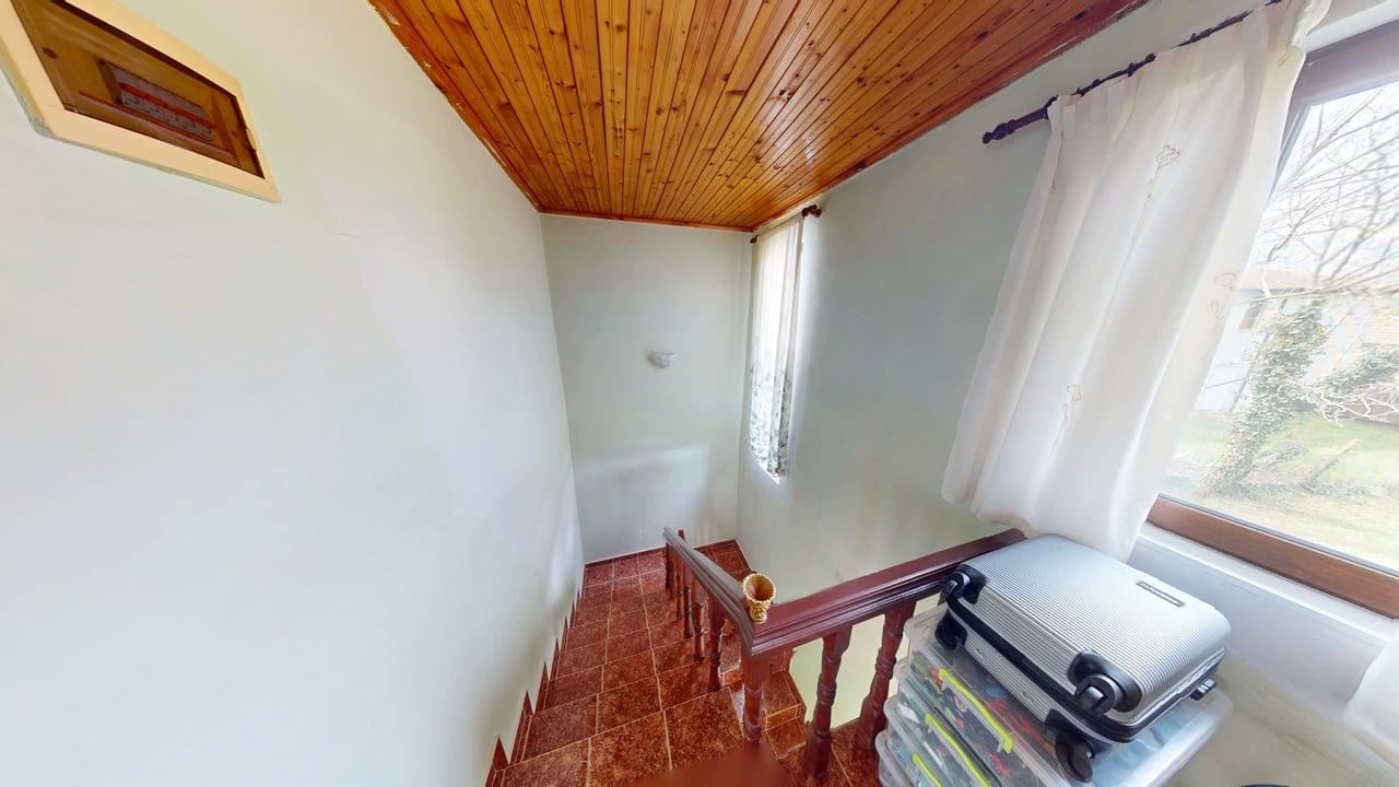 Двухэтажный дом в селе Порой – спокойствие, пространство и уют рядом с морем