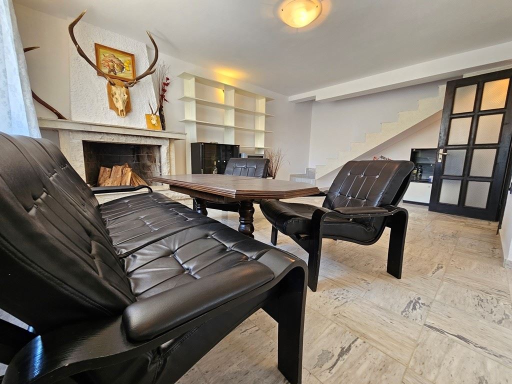 Просторный индивидуальный дом с панорамным видом в Кошарице