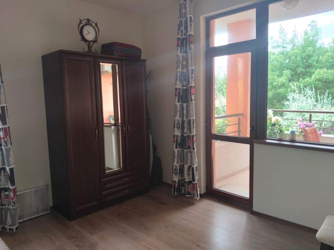 Просторный трехэтажный индивидуальный дом в центре Равды – комфорт, престиж и полная самостоятельность