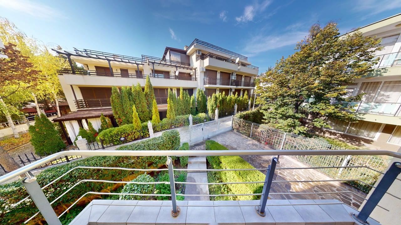 Панорамный четырёхэтажный дом с 8 спальнями и видом на море в к.к. Солнечный Берег – без таксы за обслуживание