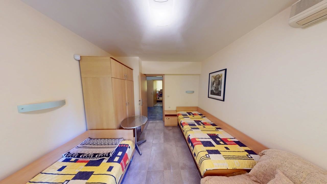 Панорамный четырёхэтажный дом с 8 спальнями и видом на море в к.к. Солнечный Берег – без таксы за обслуживание