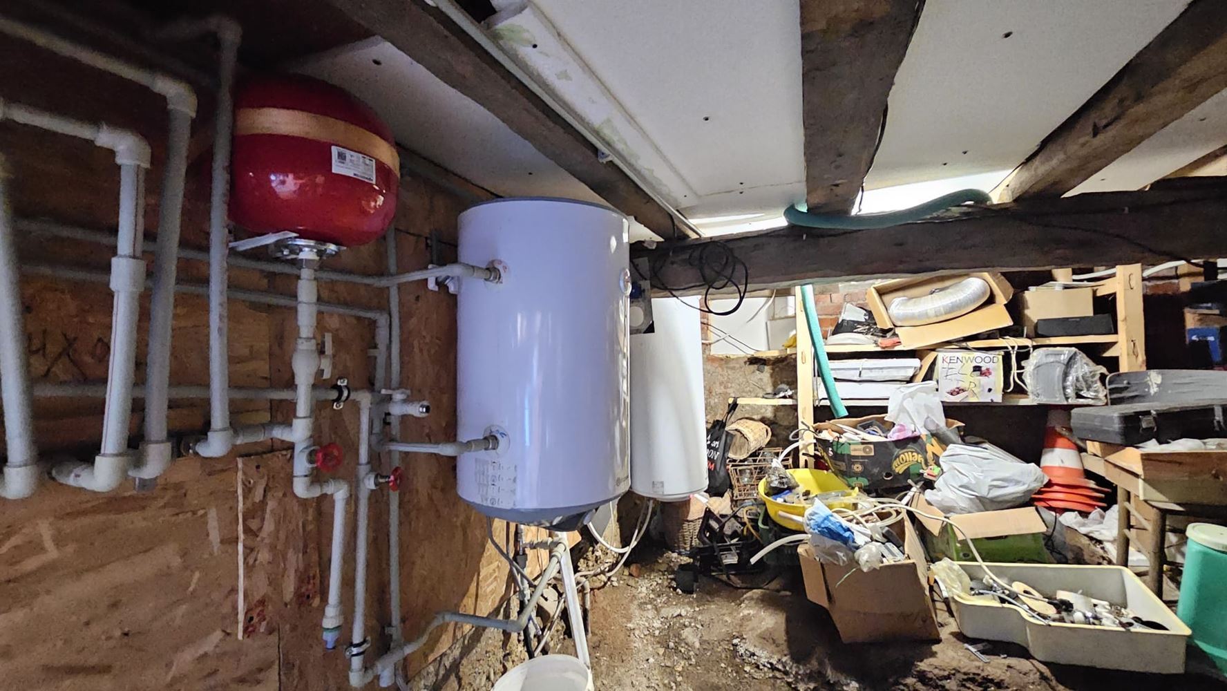  Прекрасный одноэтажный дом с бассейном и просторным двором в селе Дюлево