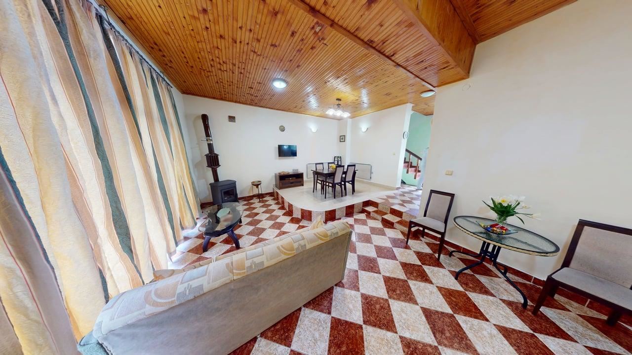 Двухэтажный дом в селе Порой – спокойствие, пространство и уют рядом с морем