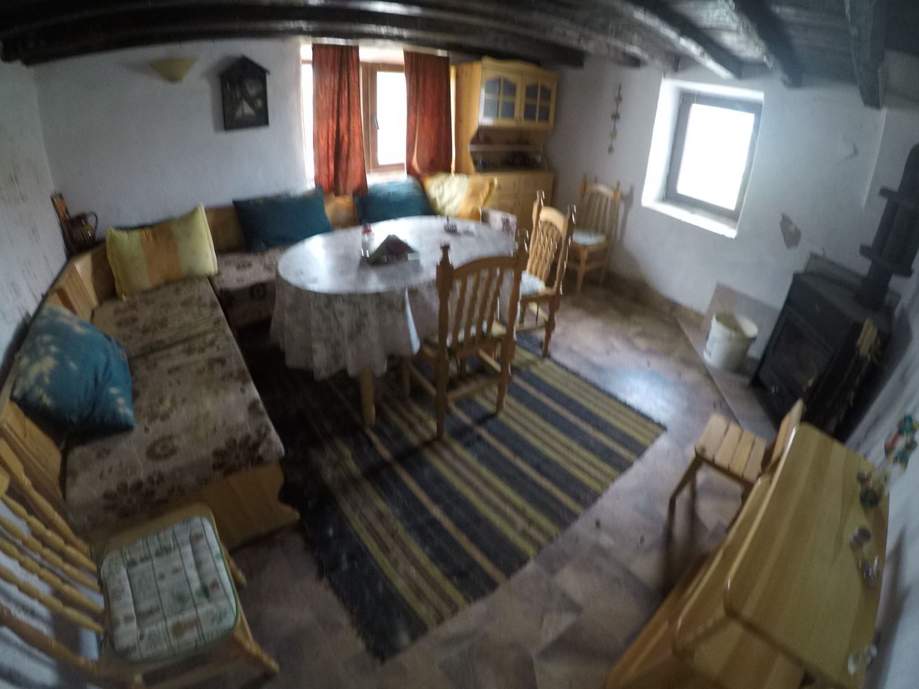 Добротный двухэтажный дом с ремонтом