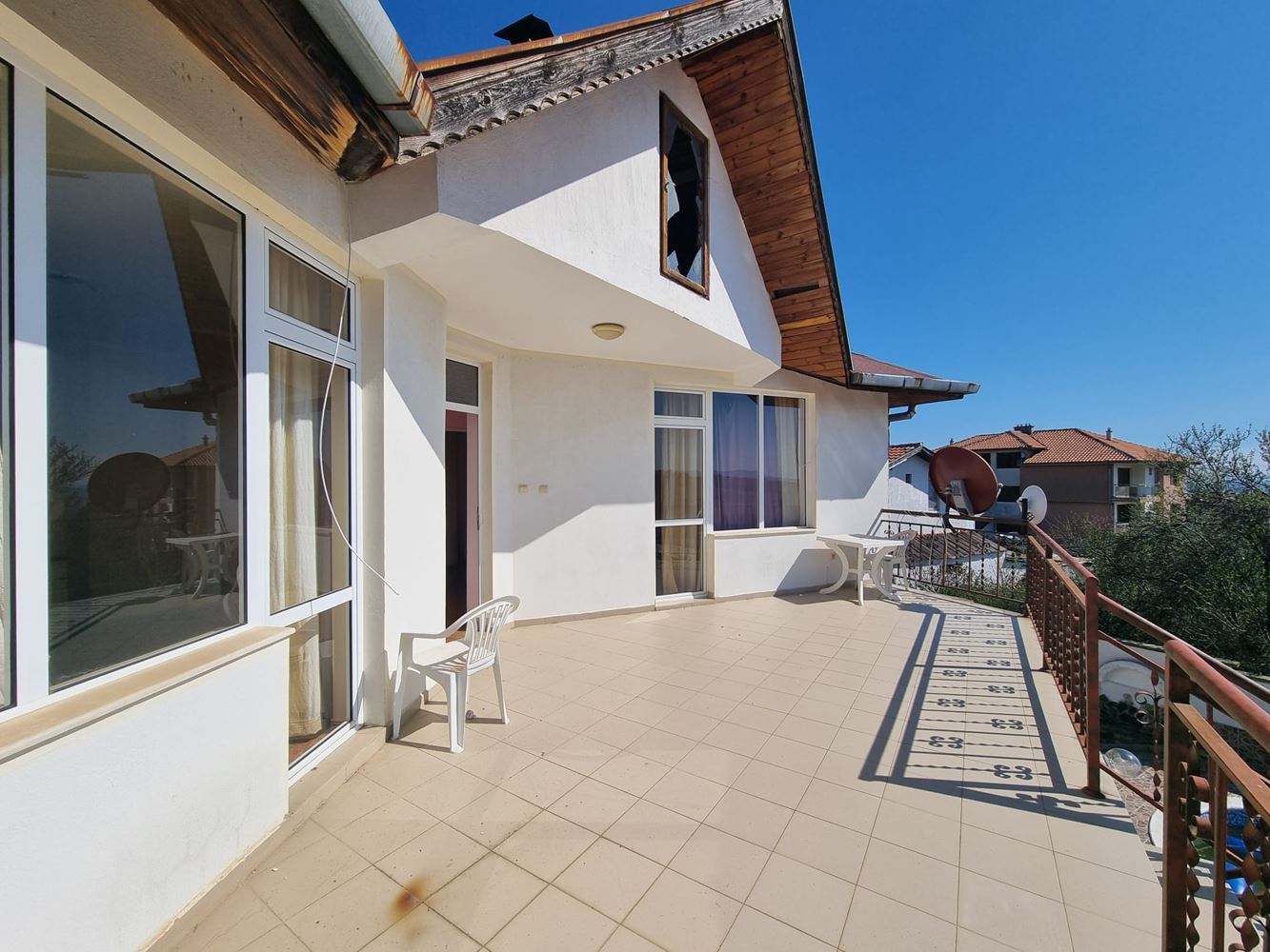 Роскошный дом с бассейном и морской панорамой в Святом Власе – всего в 1 км от пляжа