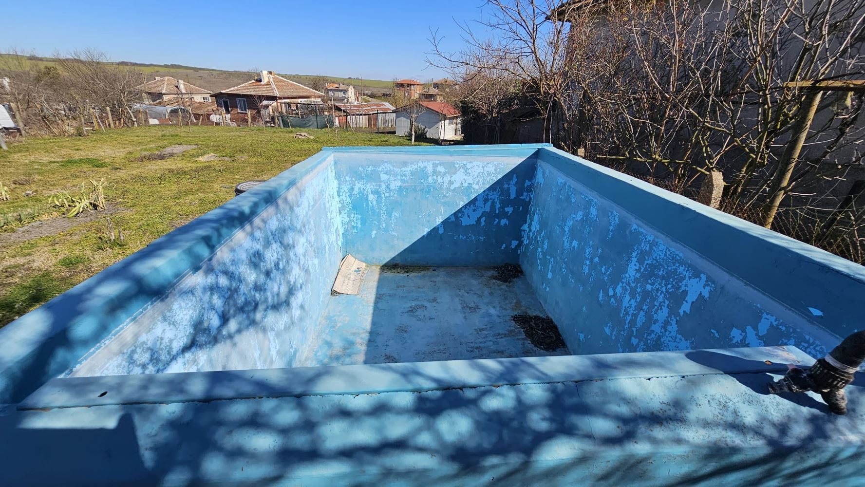  Прекрасный одноэтажный дом с бассейном и просторным двором в селе Дюлево