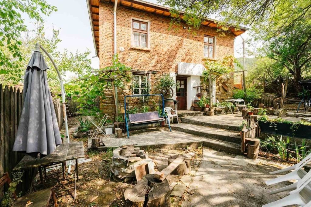 Уникальный аутентичный странджанский гостевой дом в селе Кости – в сердце Странджанских гор