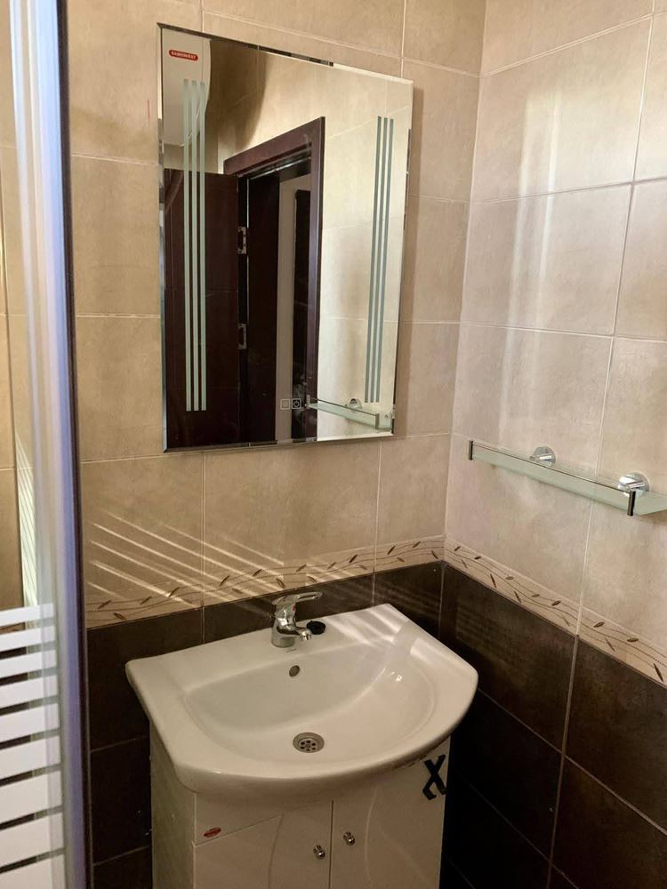 Двухэтажный отдельный дом в селе Горица – полностью обновлённый дом с двором и прекрасной верандой