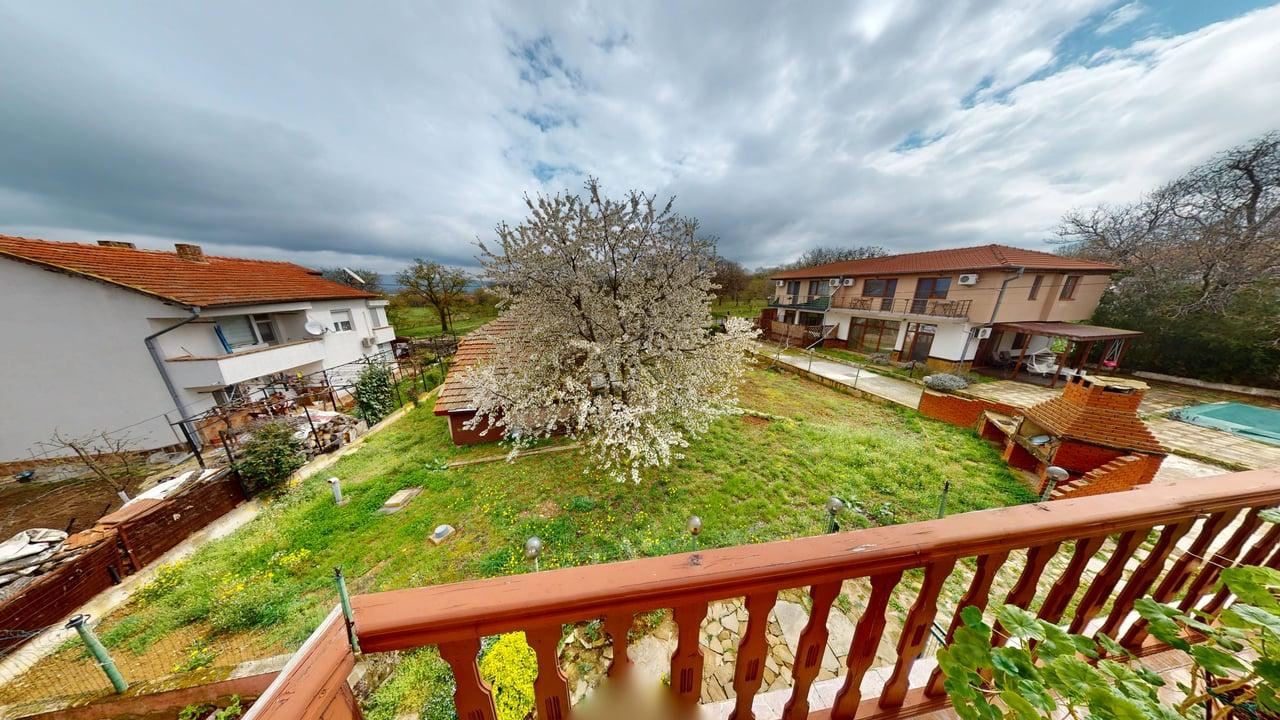 Двухэтажный дом в селе Порой – спокойствие, пространство и уют рядом с морем