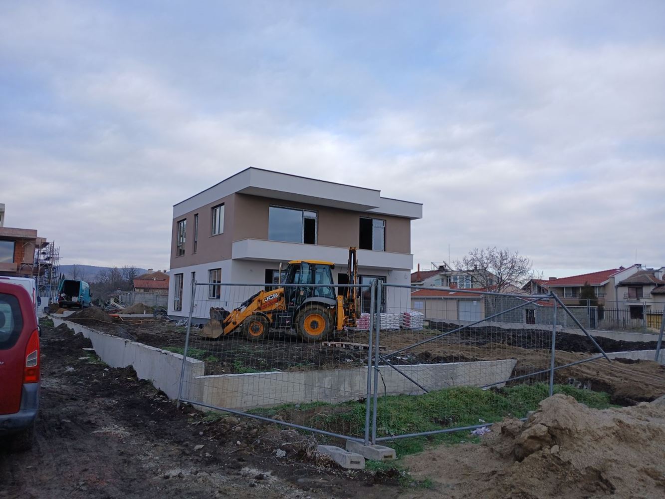 Современный дом с пятью комнатами и двором 400 м², тремя спальнями и без обслуживания в Ветрене, Бургас