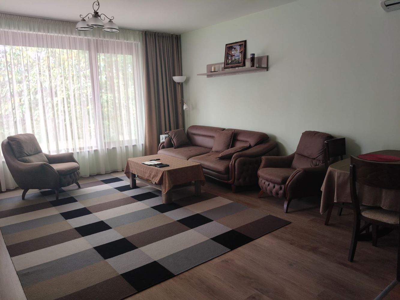 Просторный трехэтажный индивидуальный дом в центре Равды – комфорт, престиж и полная самостоятельность